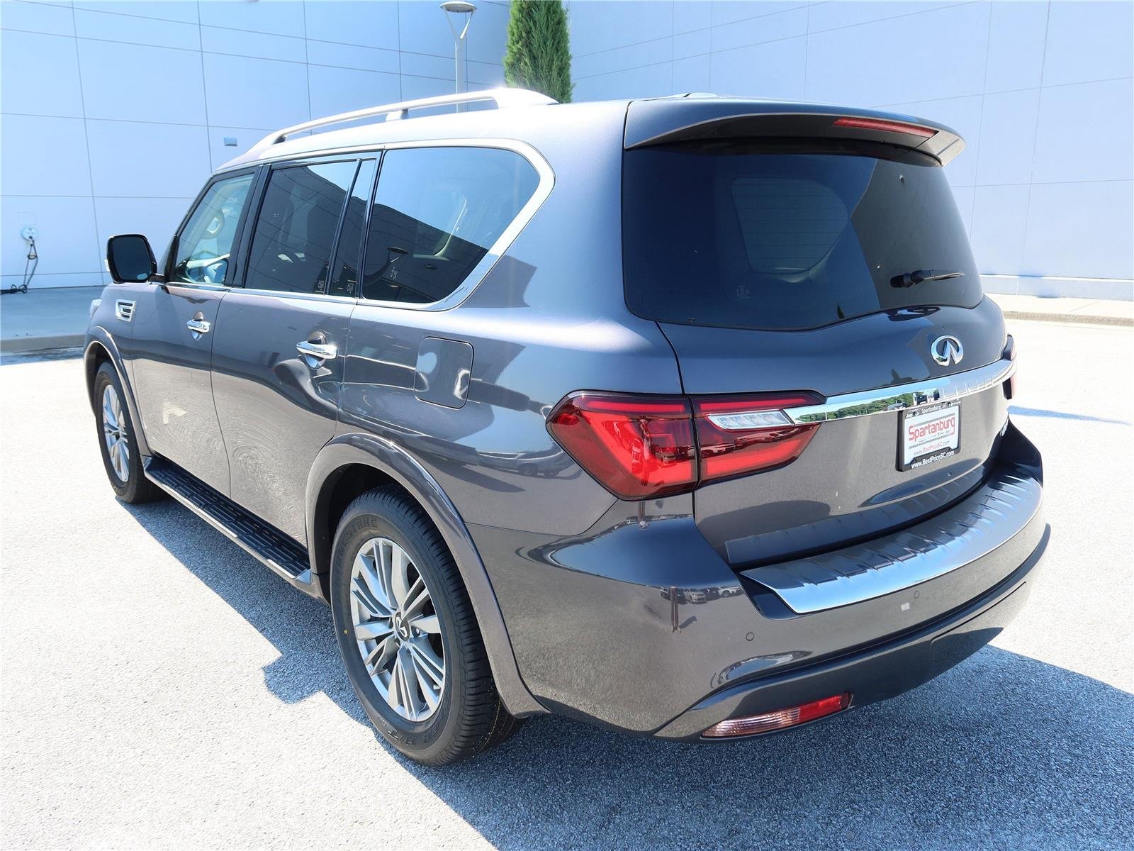 Used 2024 Anthracite Gray INFINITI LUXE image 4