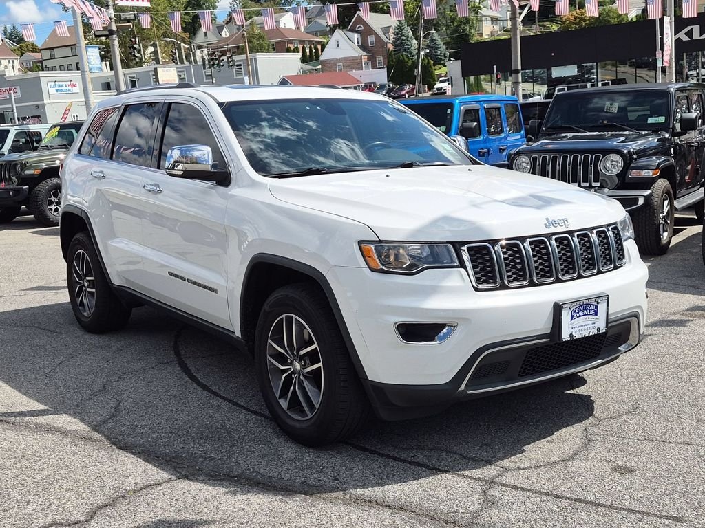 Used 2018 White Jeep Limited image 3