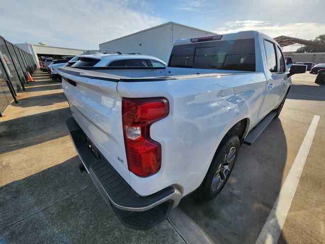 Used 2025 Summit White Chevrolet LT image 4