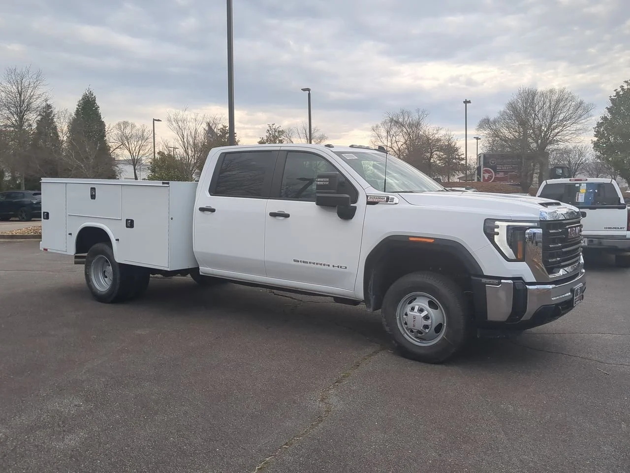 New 2026 Summit White GMC Pro image 2