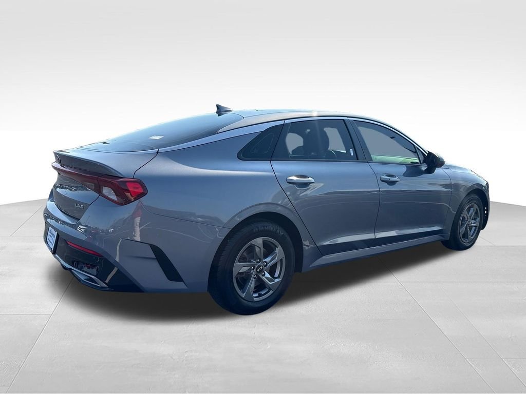 Used 2021 Silver Kia LXS image 5
