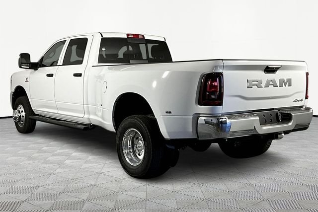 New 2026 Bright White Clear-Coat Exterior Paint RAM Tradesman image 4