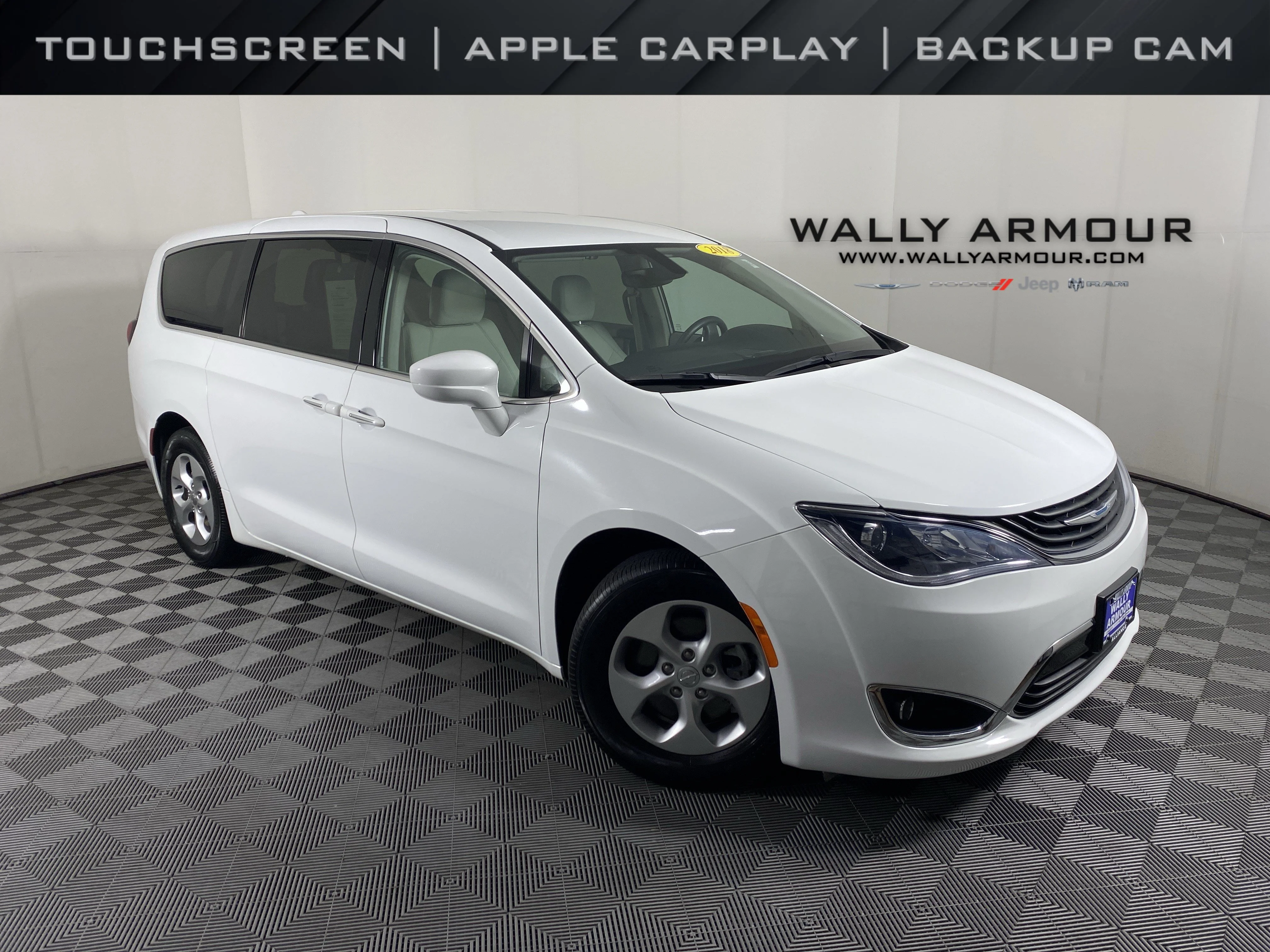 Used 2018 Bright White Clearcoat Chrysler Hybrid Touring Plus image 1