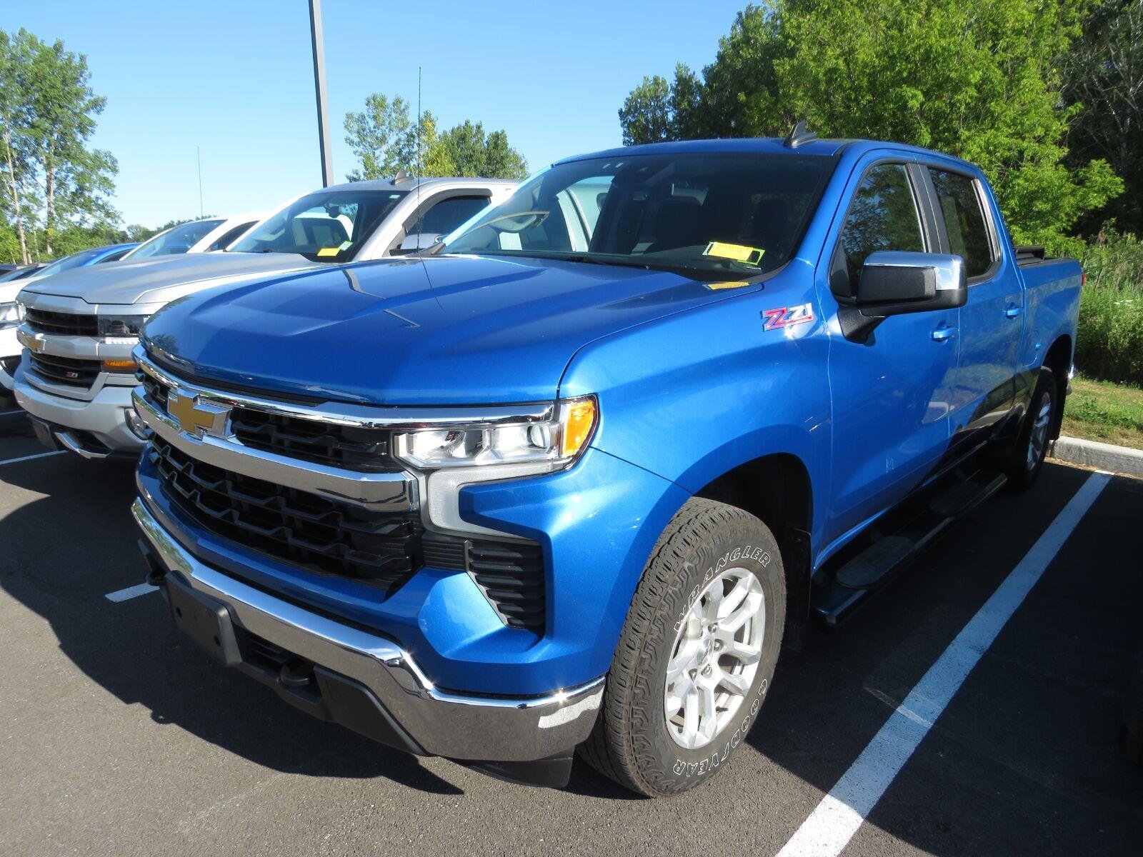 Used 2023 Glacier Blue Metallic Chevrolet LT image 5