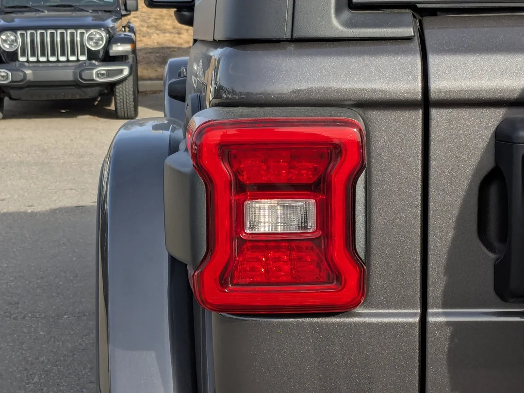 New 2026 Grey Jeep Rubicon - - 4x4 - Nappa Lthr - 3-Pc Hardtop - Safety Grp - 8- Spd Auto - Remote Start & More! image 11