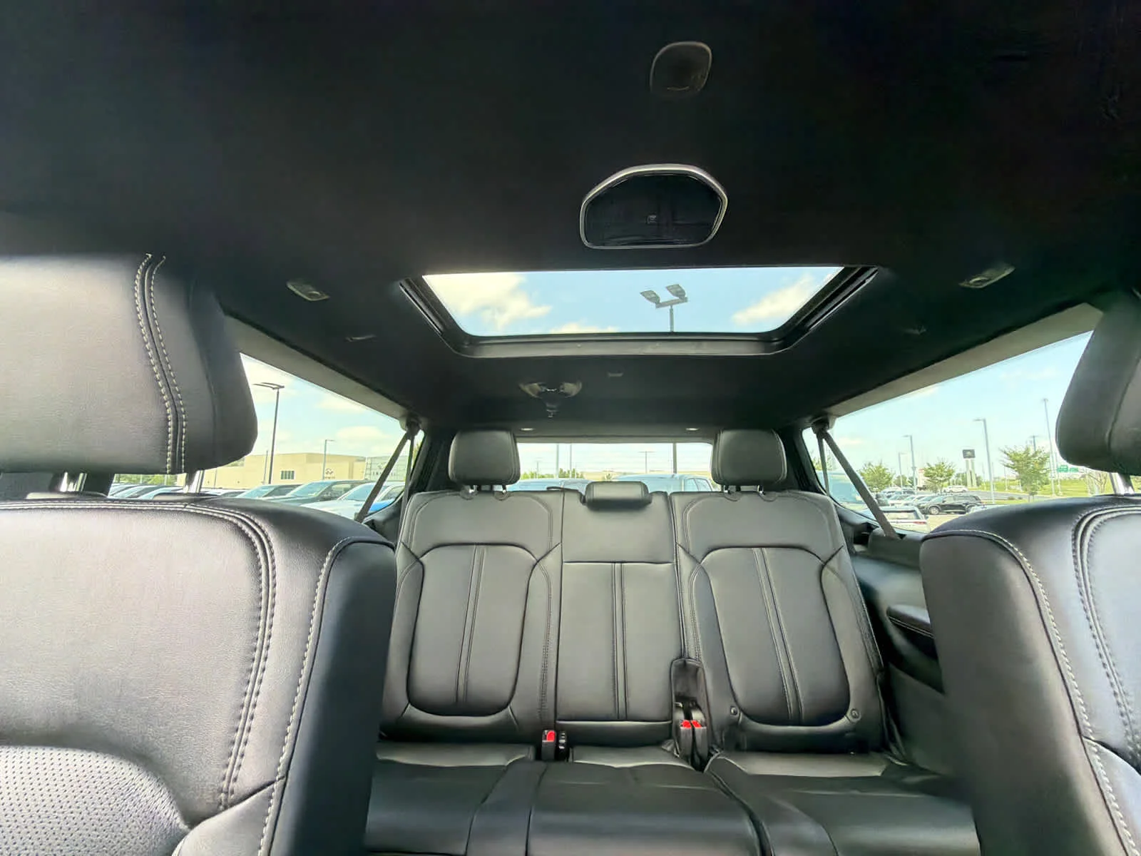 New 2026 Bright White Clearcoat Jeep Summit Obsidian image 39