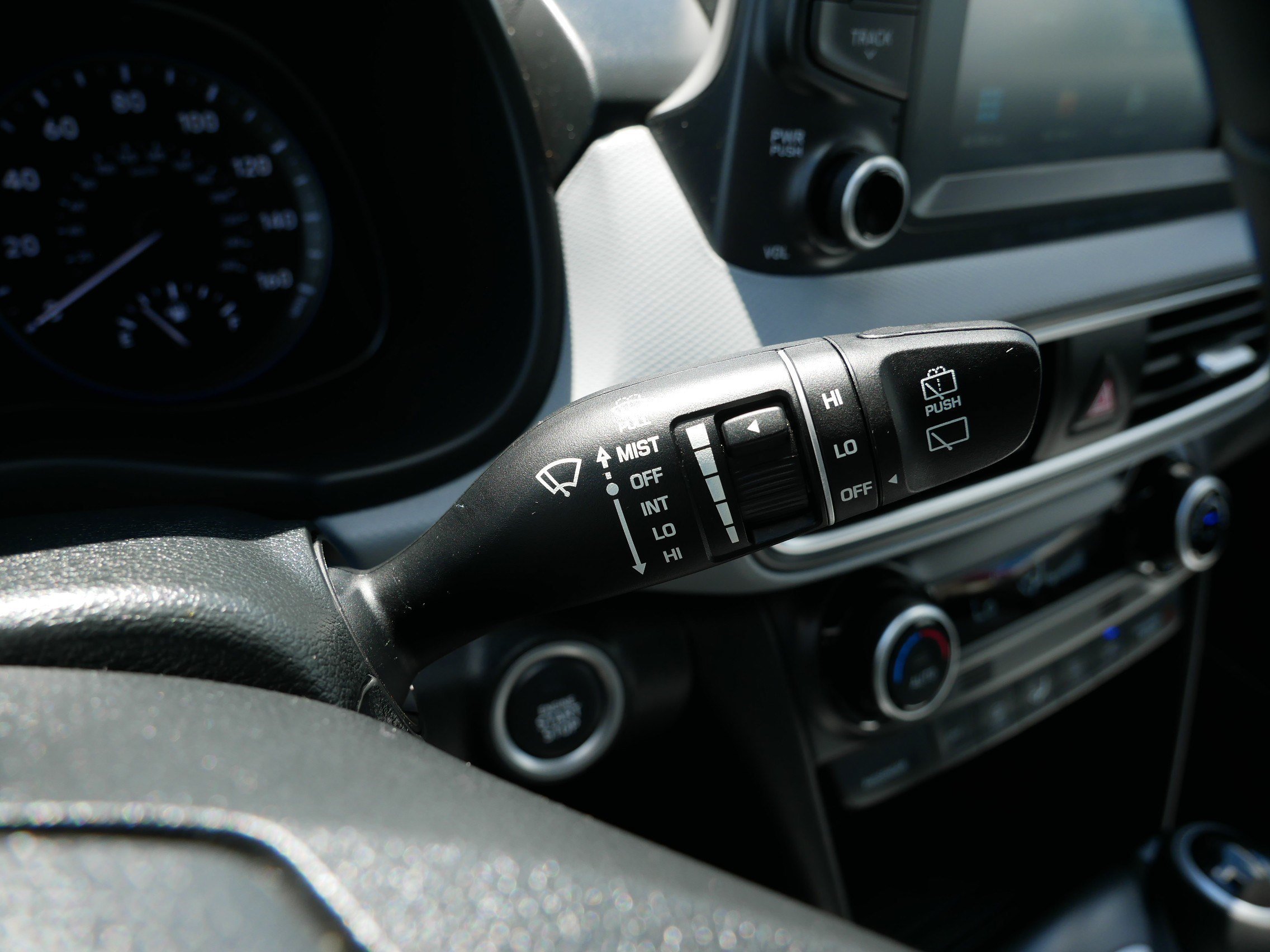 2021 Hyundai Kona Limited - Photo 30