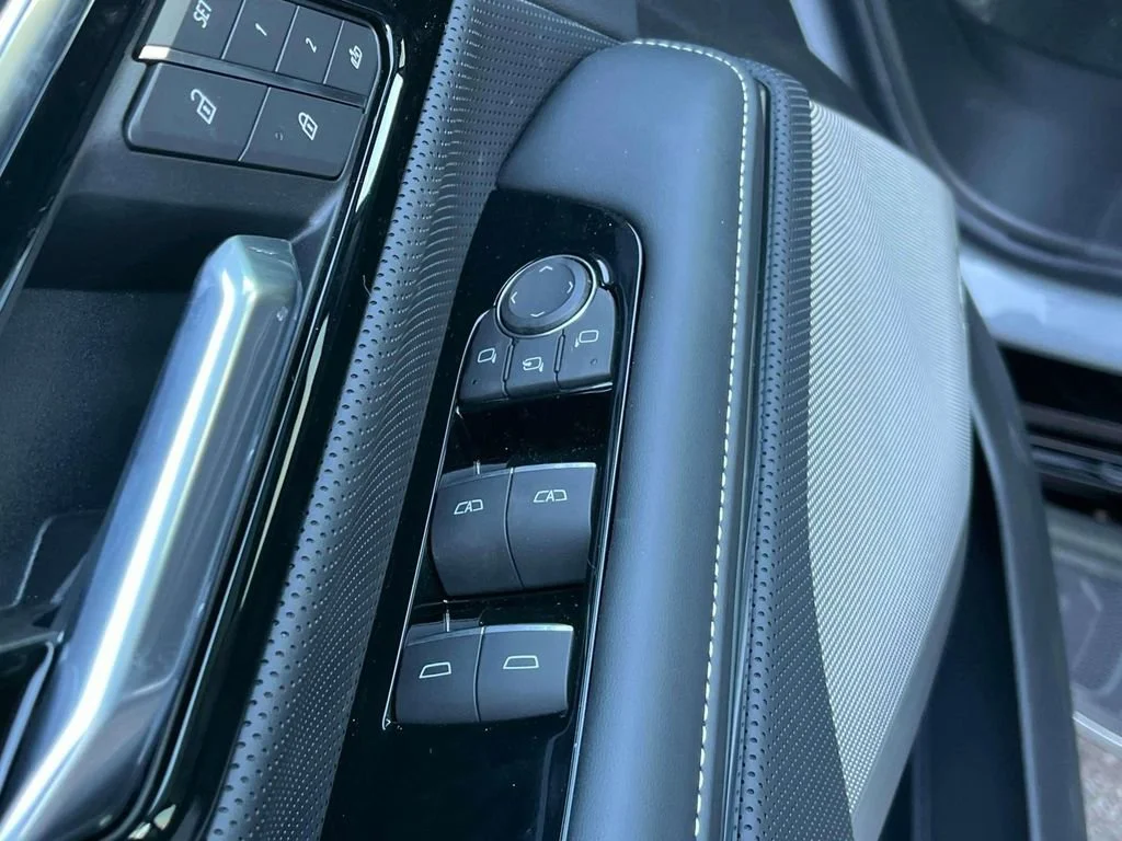 2025 GMC Sierra EV Denali - Photo 19