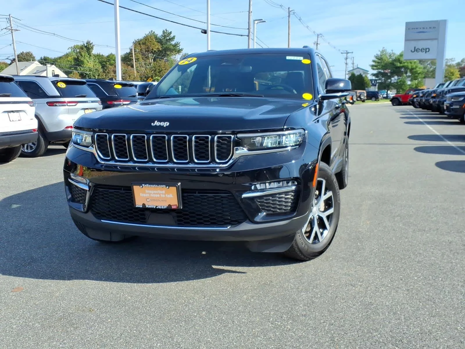 Certified Used 2024 Diamond Black Crystal Pearlcoat Jeep Limited image 2