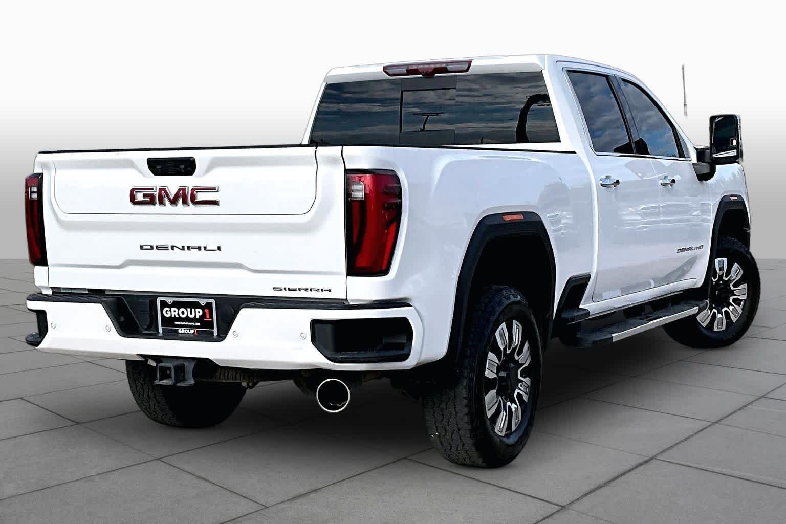 Used 2025 Summit White GMC Denali image 13