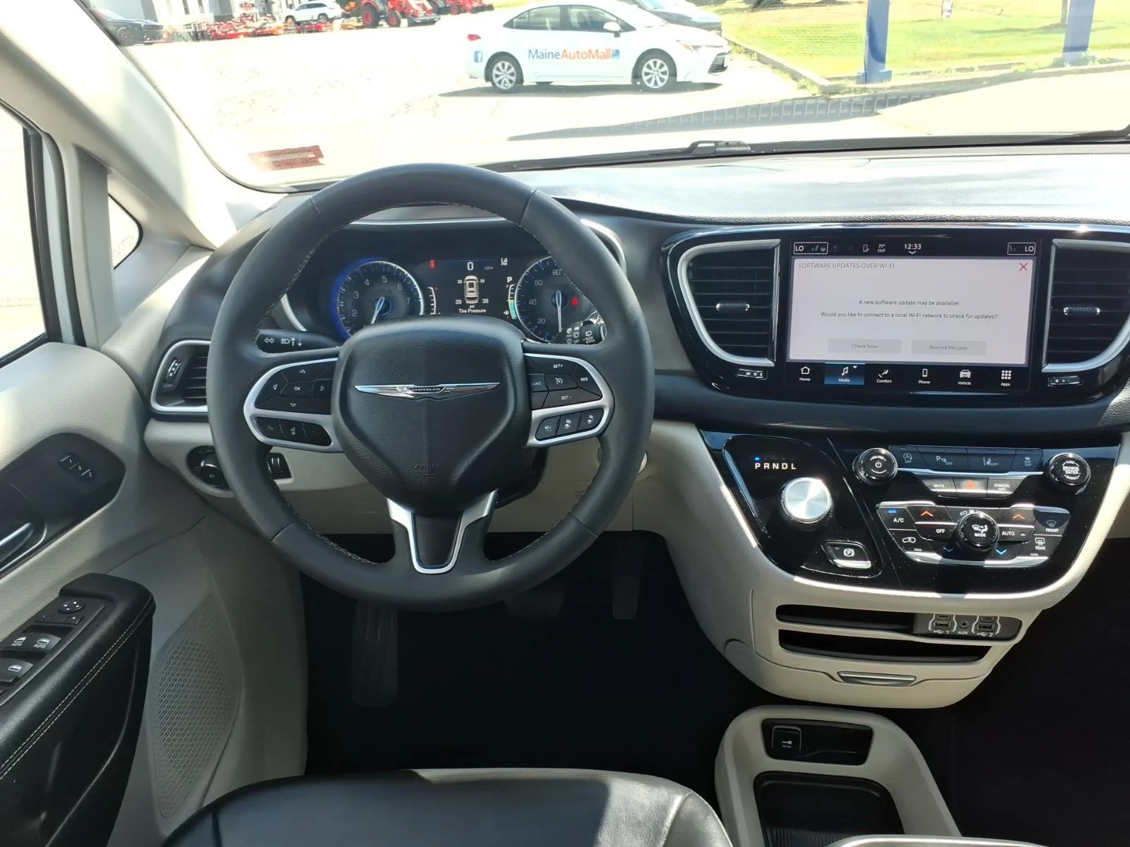 Used 2023 Bright White Clearcoat Chrysler Touring L image 17