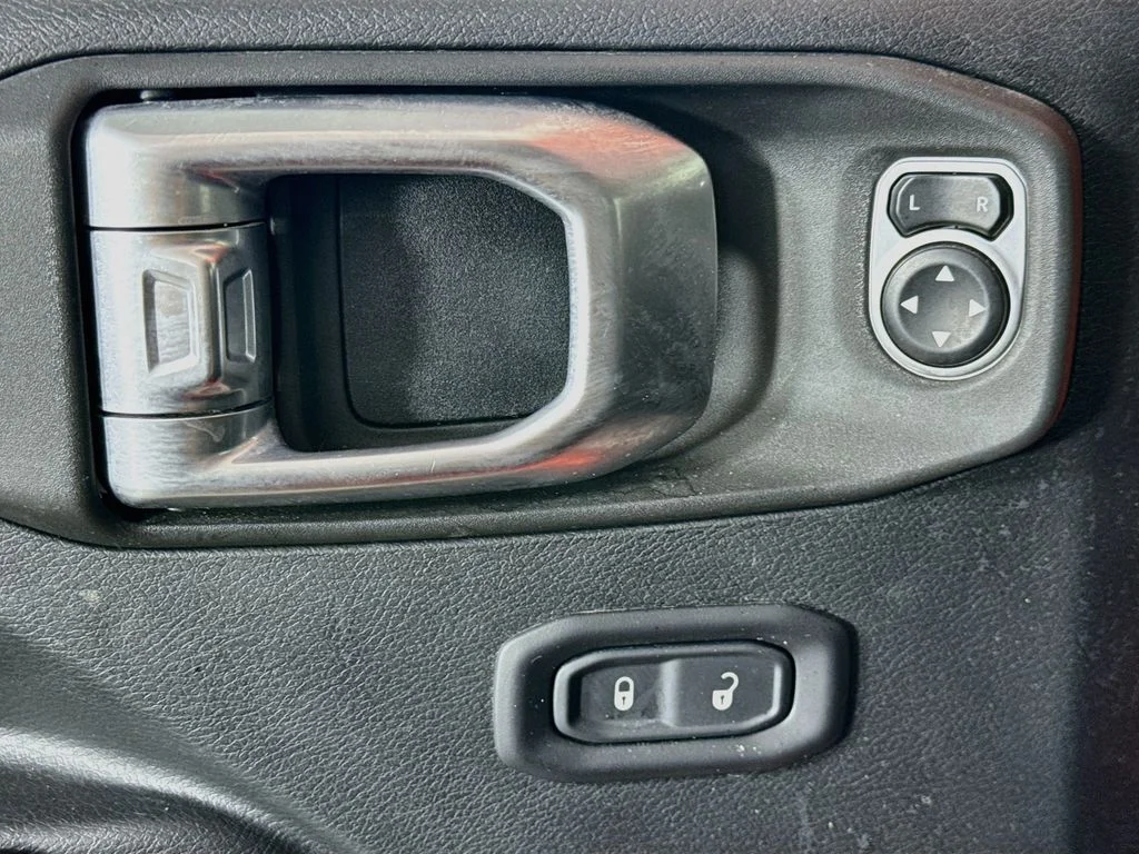 Used 2018 Orange Jeep Unlimited Sport S image 21