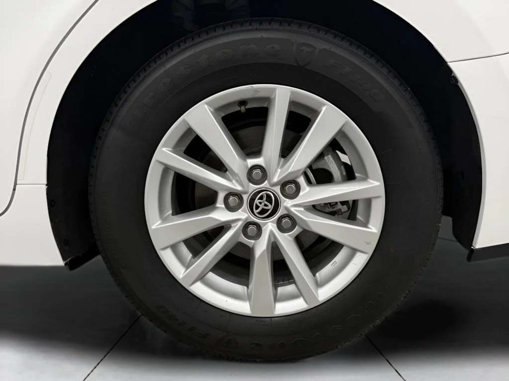 Used 2025 White Toyota LE image 29