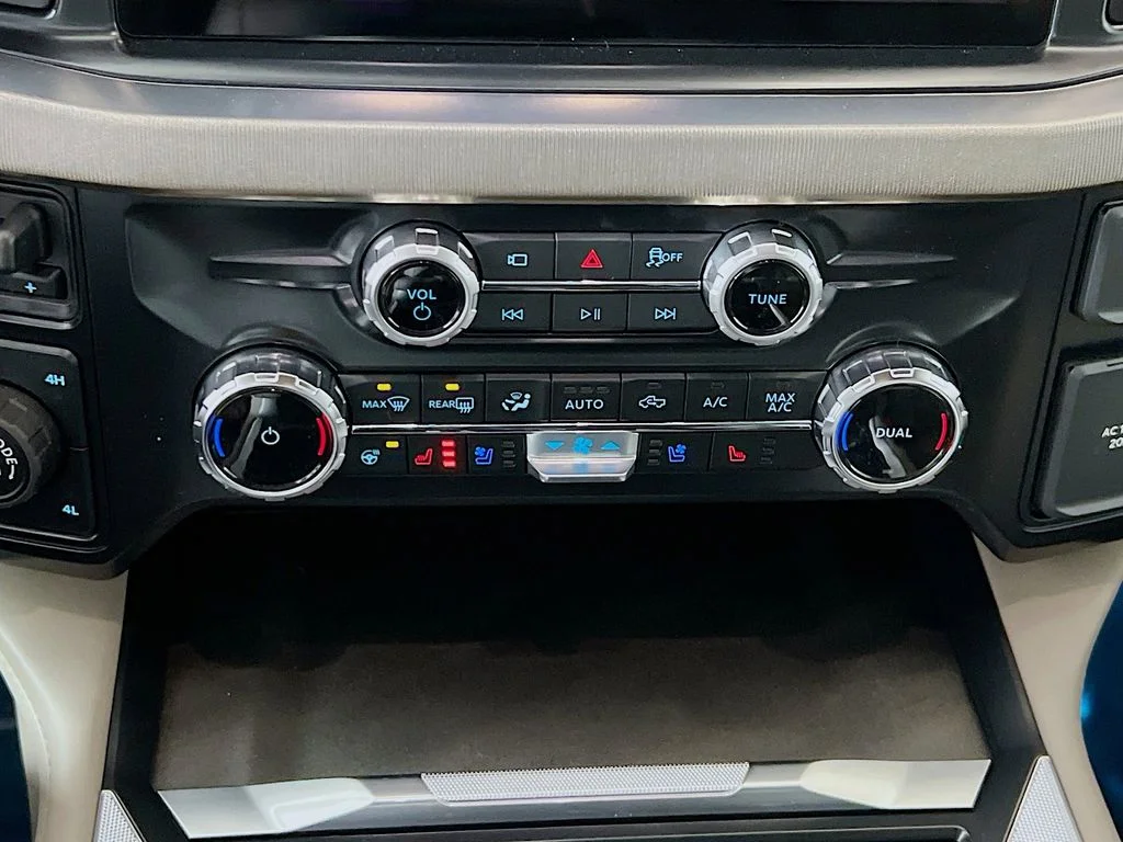 2026 Ford F-350 Super Duty Platinum - Photo 9