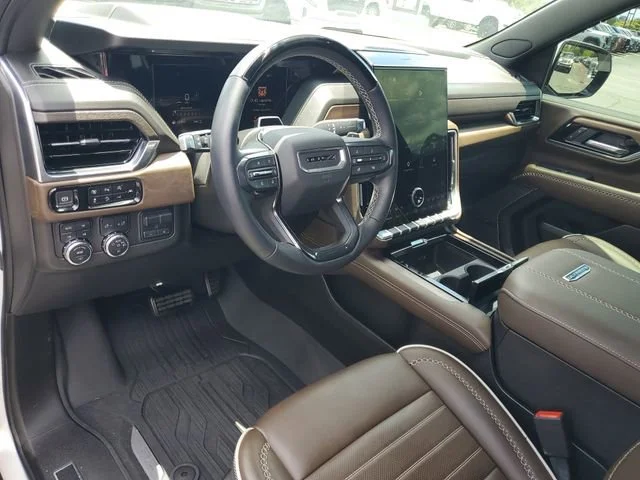 Used 2025 White Frost Tricoat GMC Denali Ultimate image 6