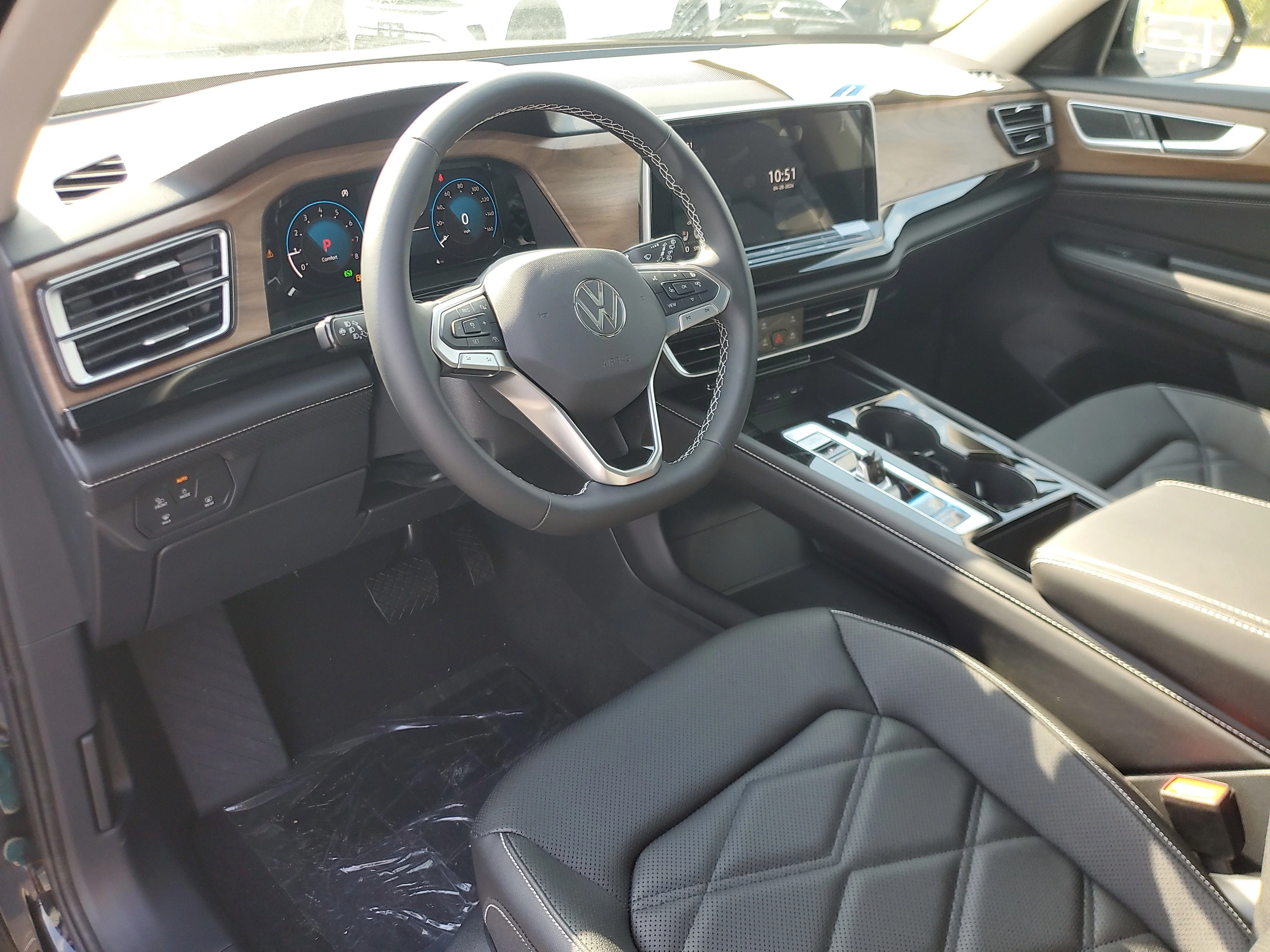 New 2026 Black Volkswagen 2.0T SE w/Technology image 18
