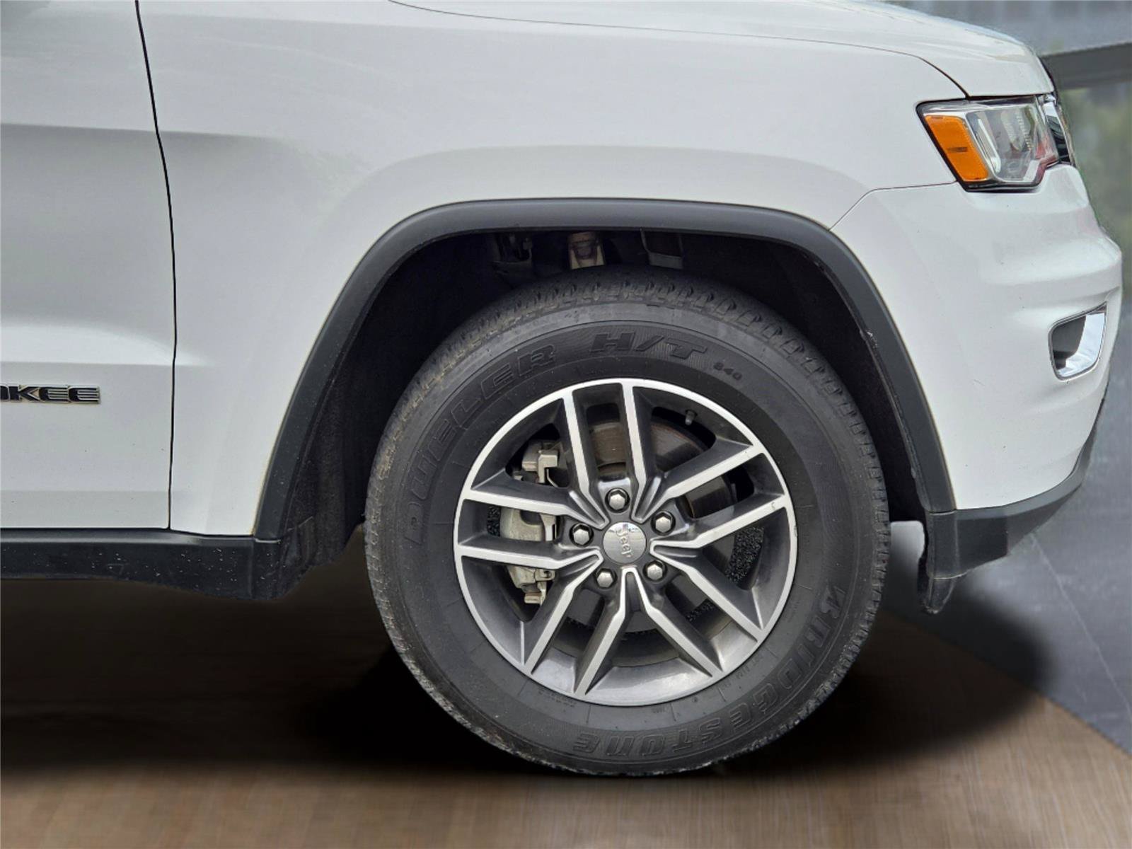 Used 2018 White Jeep Laredo E image 11