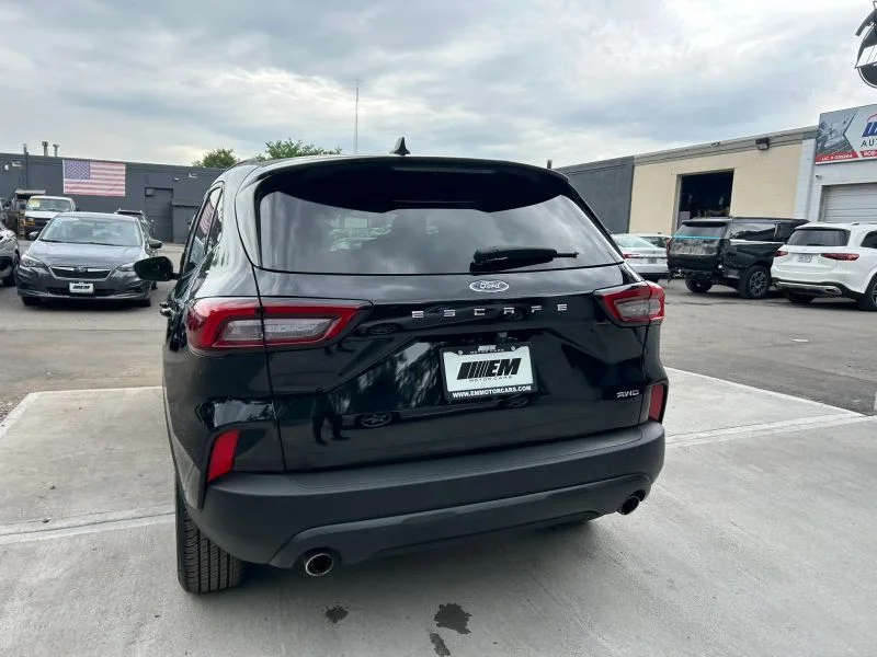 Used 2025 Black Ford ST-Line Sport Utility 4D image 9