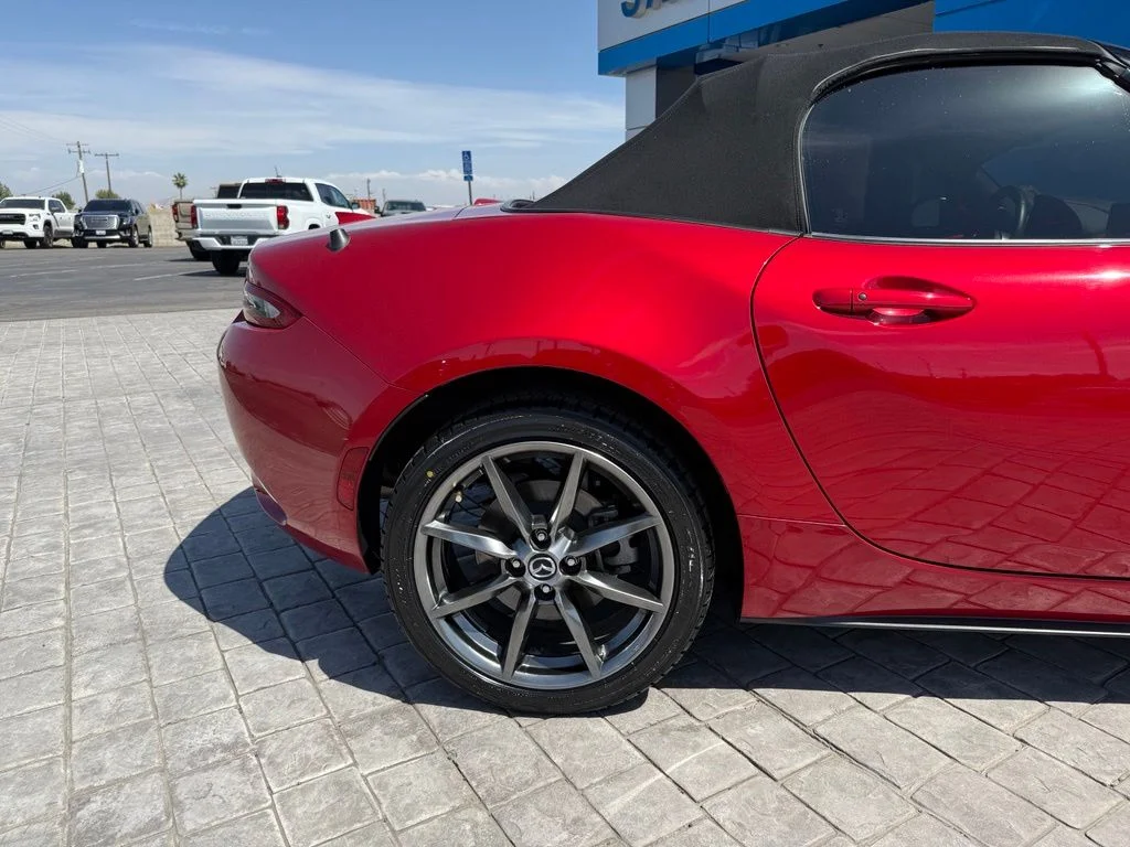 Used 2016 Red Mazda Grand Touring image 12