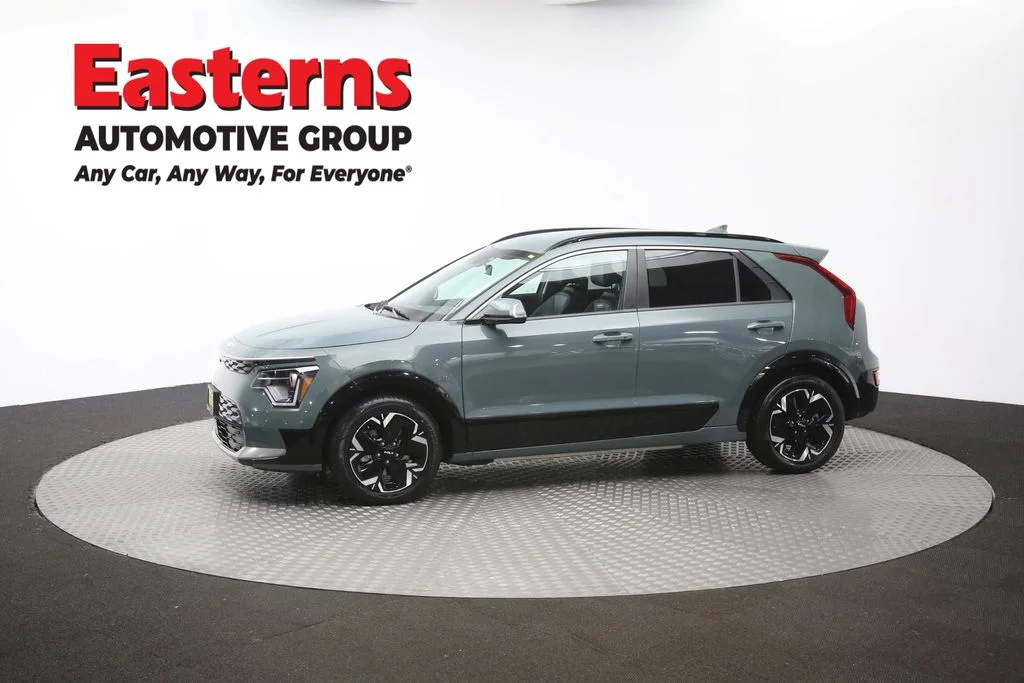Used 2023 Green Kia Wind image 59