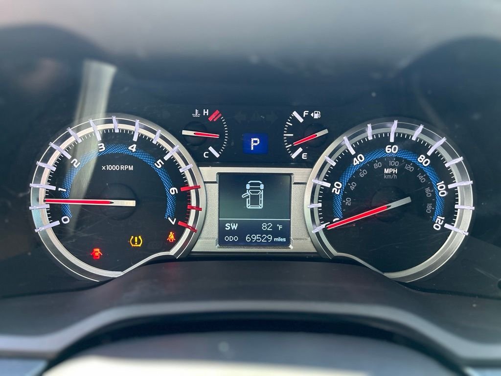Used 2019 Nautical Blue Metallic Toyota SR5 image 23