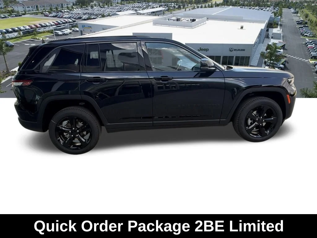 New 2026 Diamond Black Crystal Pearlcoat Jeep Limited image 3