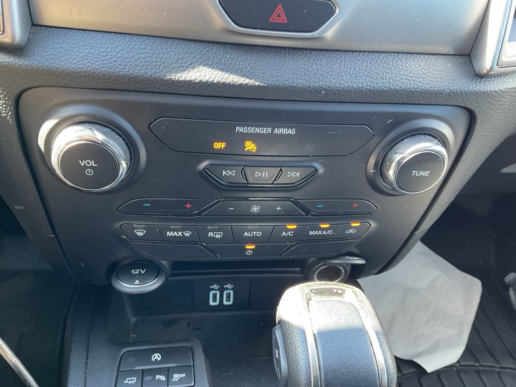Used 2019 LIGHTNING BLUE Ford XLT image 27