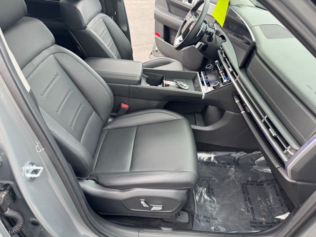 New 2025 Gray Hyundai Limited AWD image 27
