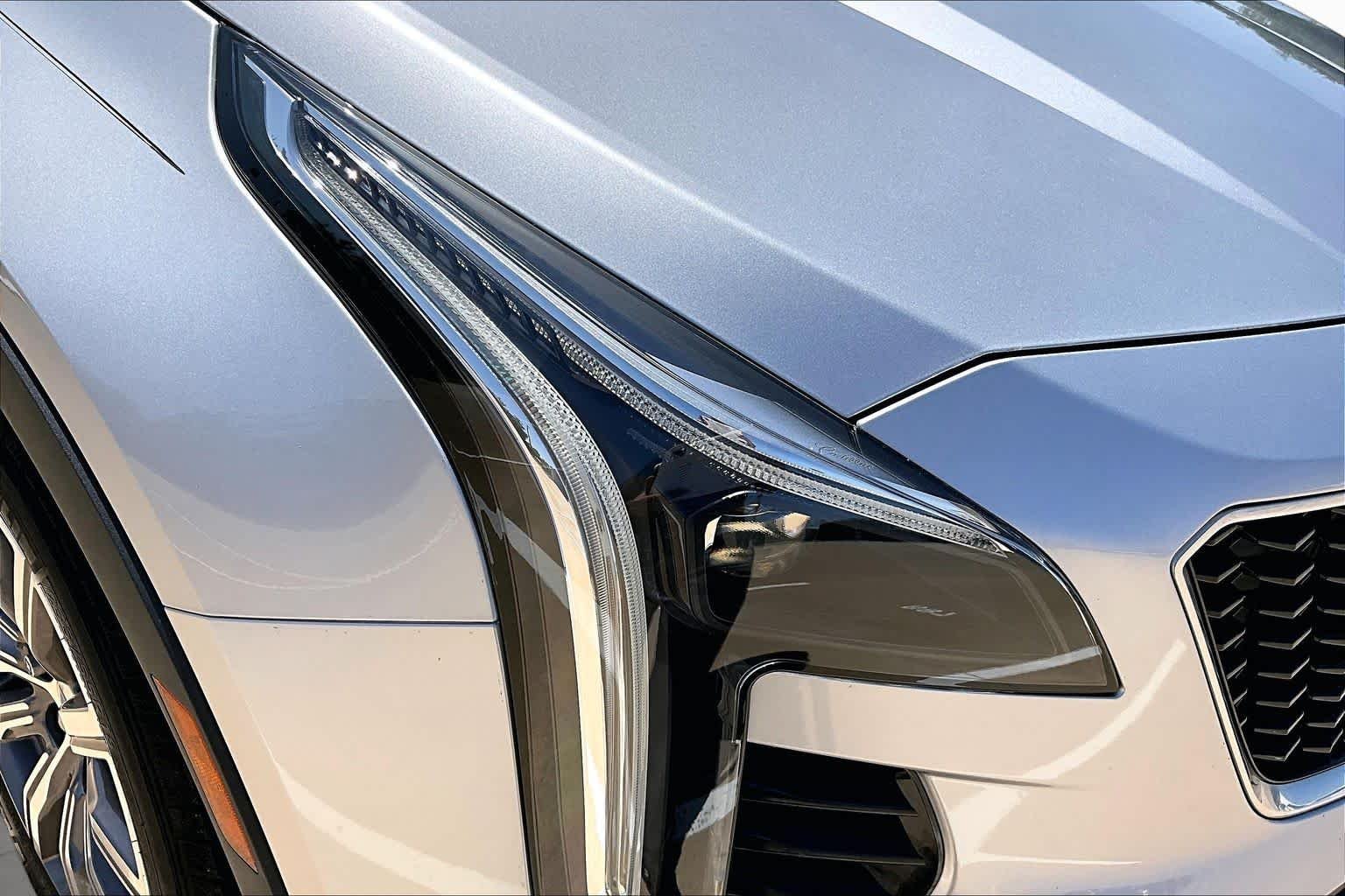Used 2020 Radiant Silver Metallic Cadillac FWD Sport image 28