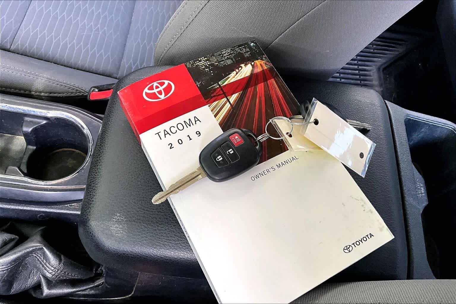 Used 2019 Silver Sky Metallic Toyota SR image 13