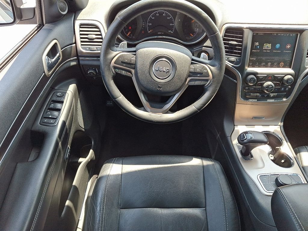 Used 2015 Silver Jeep Limited image 12