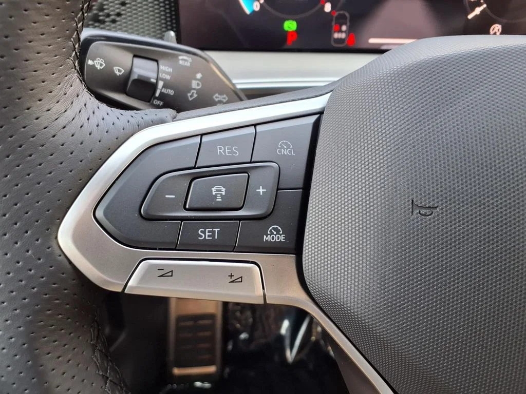 New 2026 Platinum Gray Metallic Volkswagen 2.0T SE R-Line Black image 24