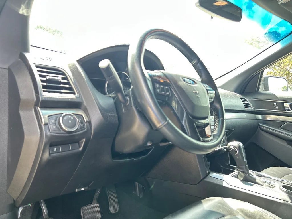 Used 2019 Black Ford XLT image 8