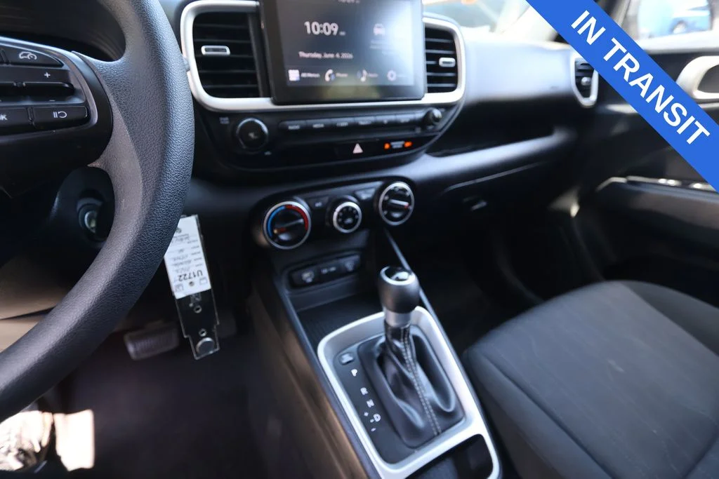 Used 2025 Onyx Black Hyundai SE image 21
