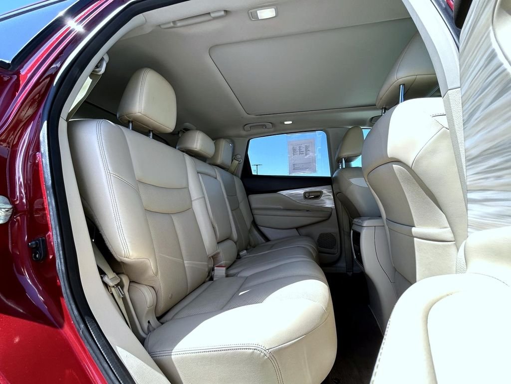 Used 2017 Red Nissan Platinum image 19
