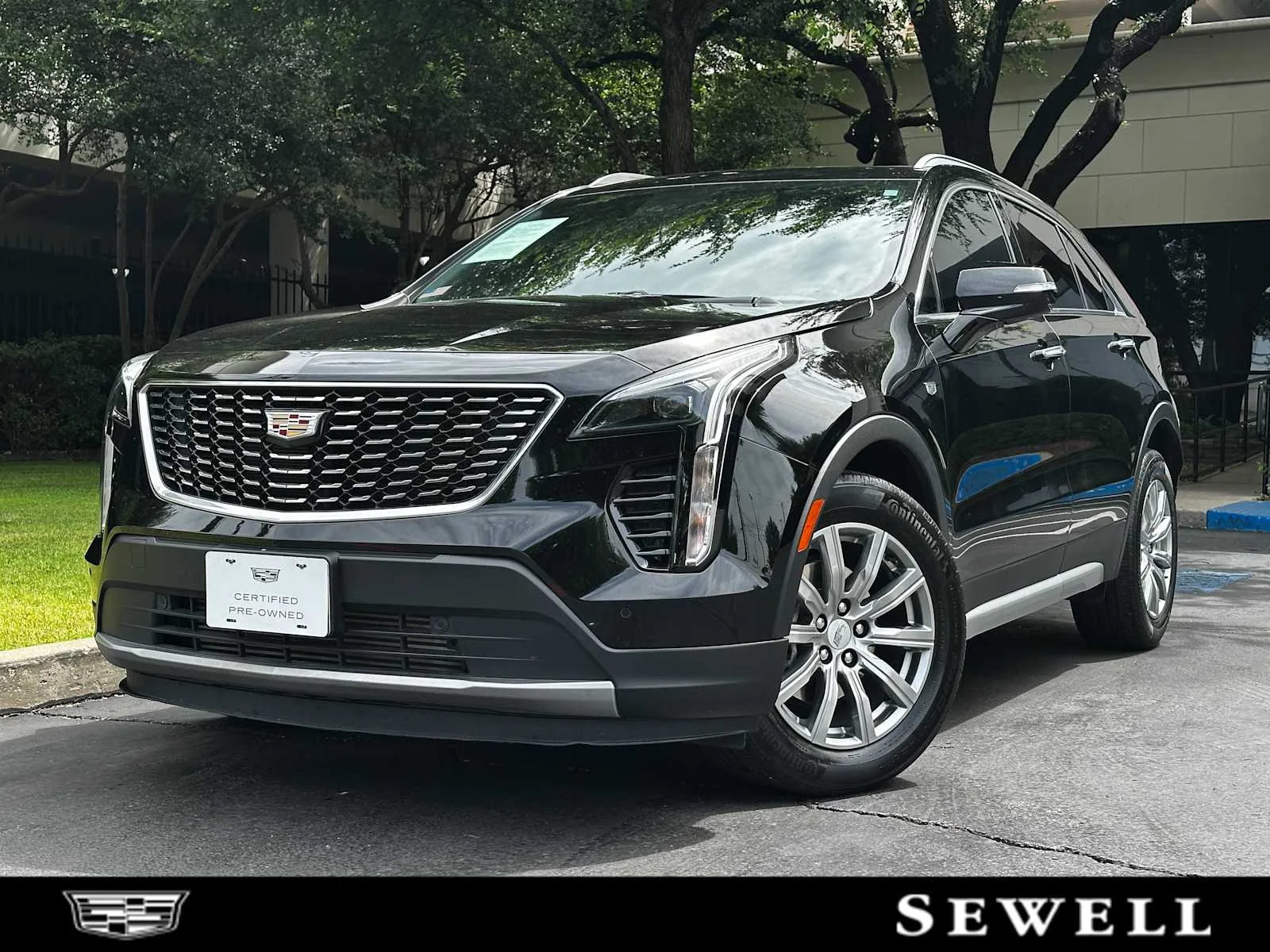 2023 Cadillac XT4 Premium Luxury's photo