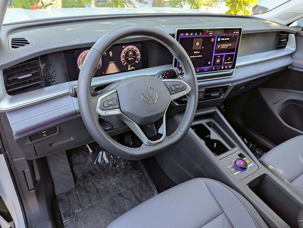 New 2026 White/off-white Volkswagen 2.0T SE image 9