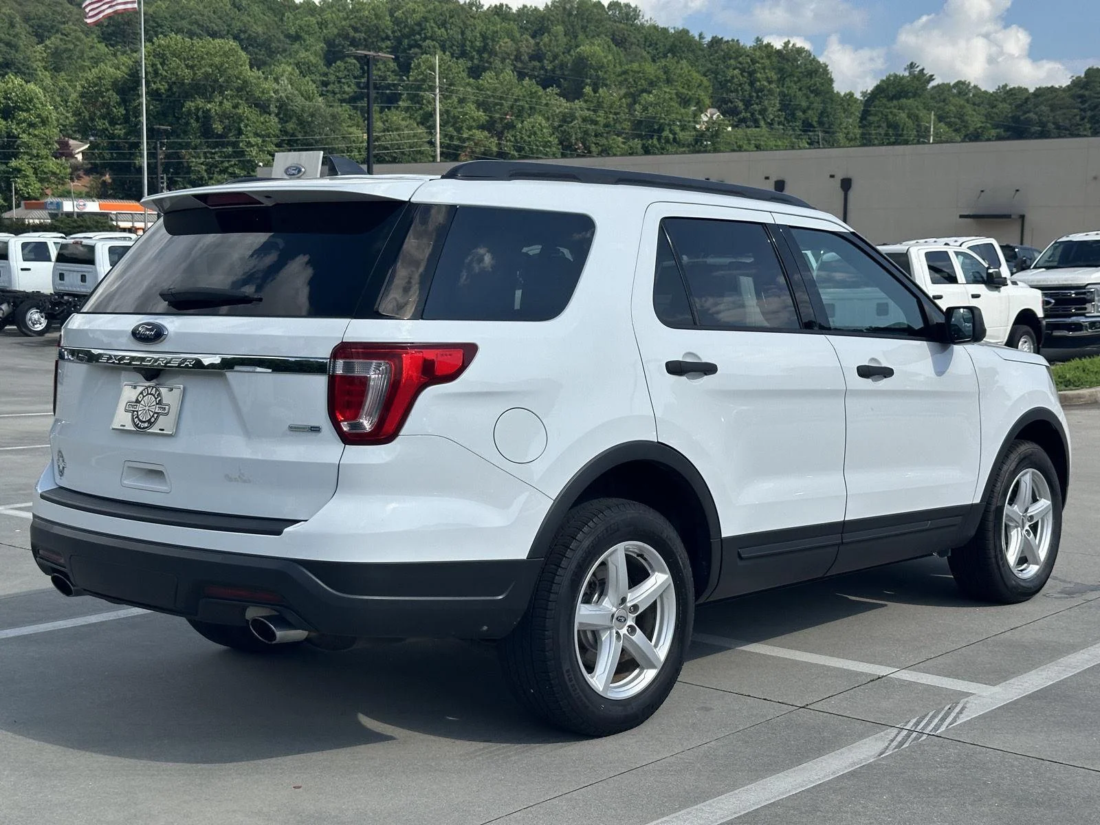 Used 2018 Oxford White Ford Base image 7