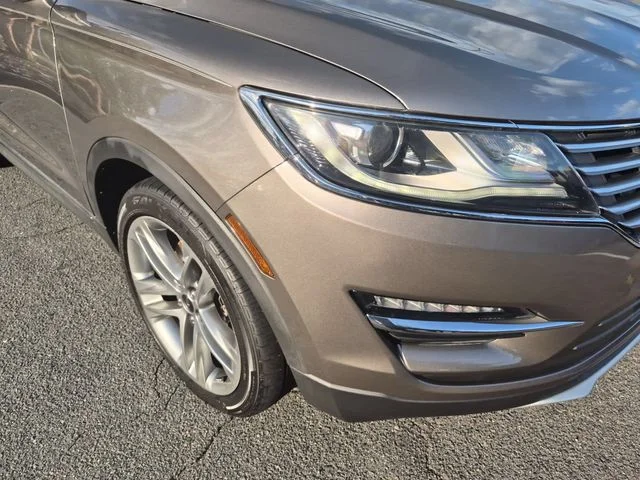 Used 2017 Silver Lincoln Reserve image 9