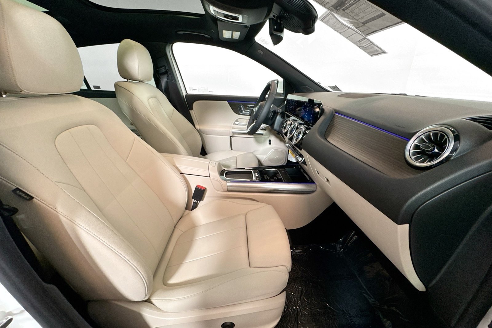 New 2026 Polar White Mercedes-Benz GLA 250 image 26