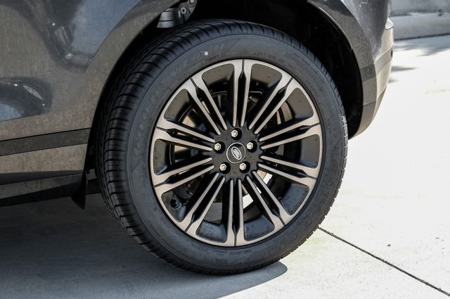 New 2026 Carpathian Grey Land Rover S image 68