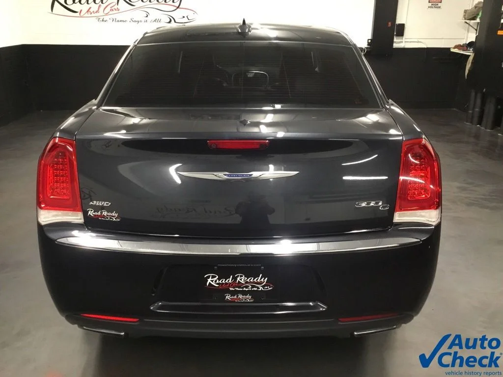 Used 2017 Gray Chrysler C image 9
