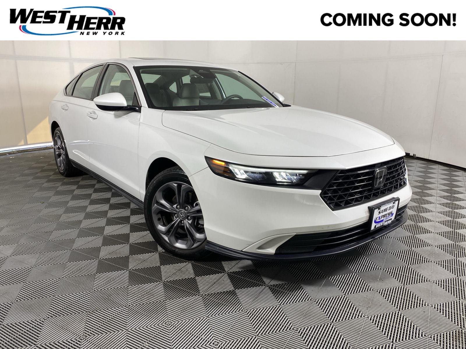 Used 2024 Platinum White Pearl Honda EX image 1