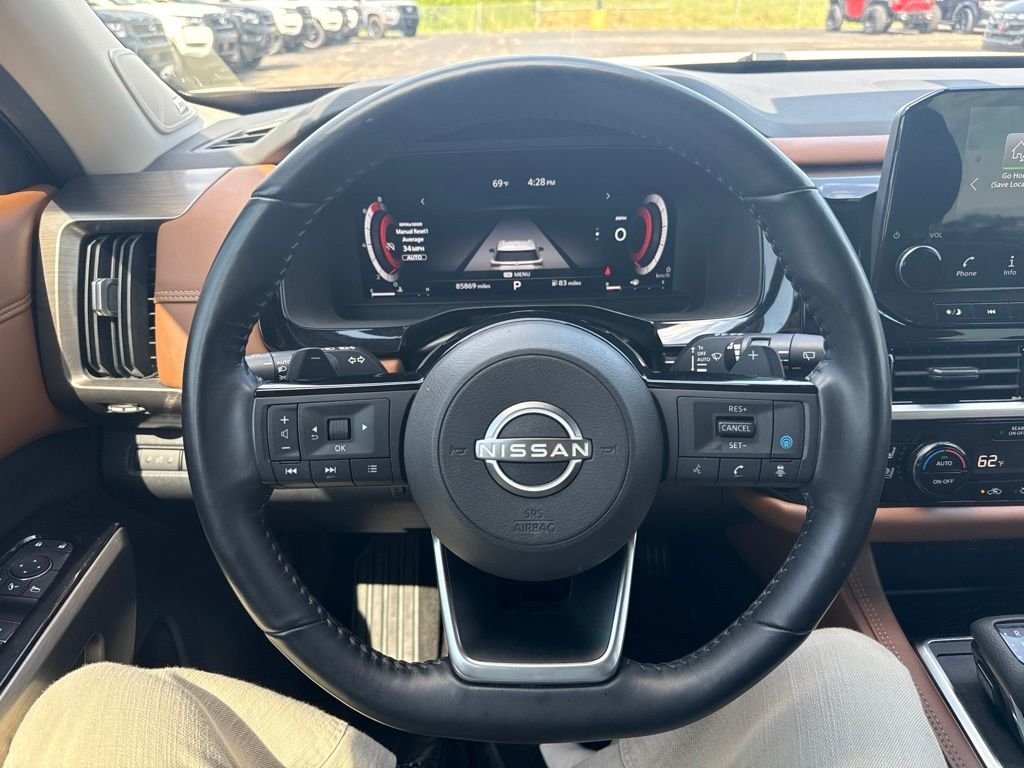 Used 2023 White Nissan Platinum image 25