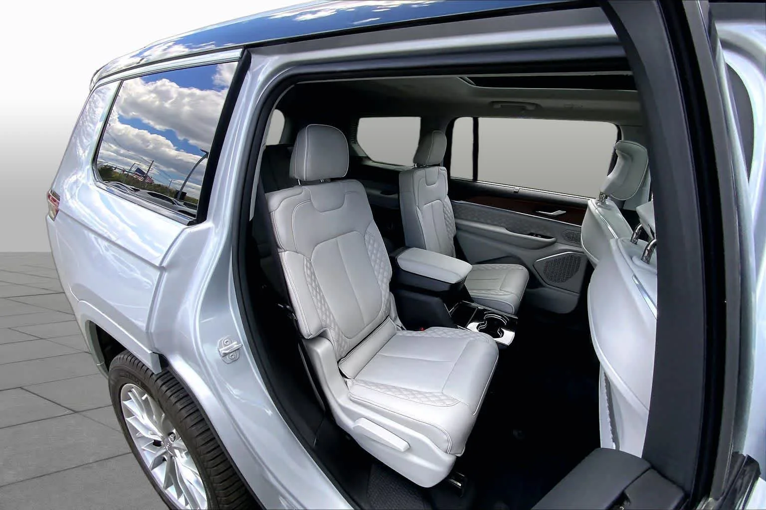 Certified Used 2023 Silver Zynith Jeep Summit image 30