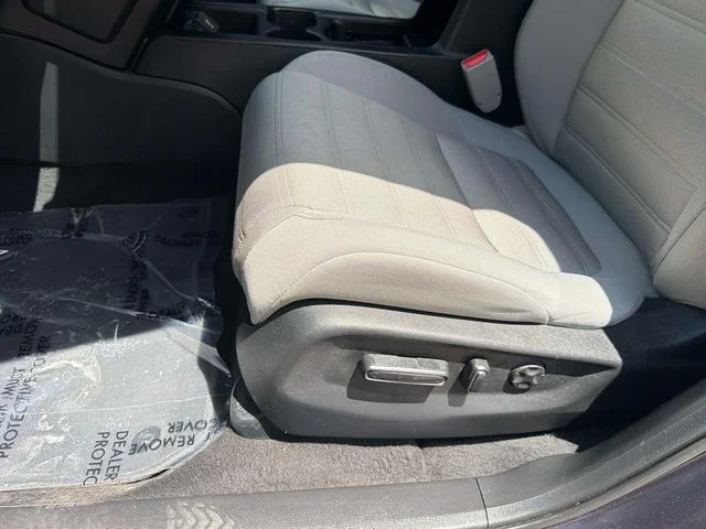 Used 2017  Honda EX image 22
