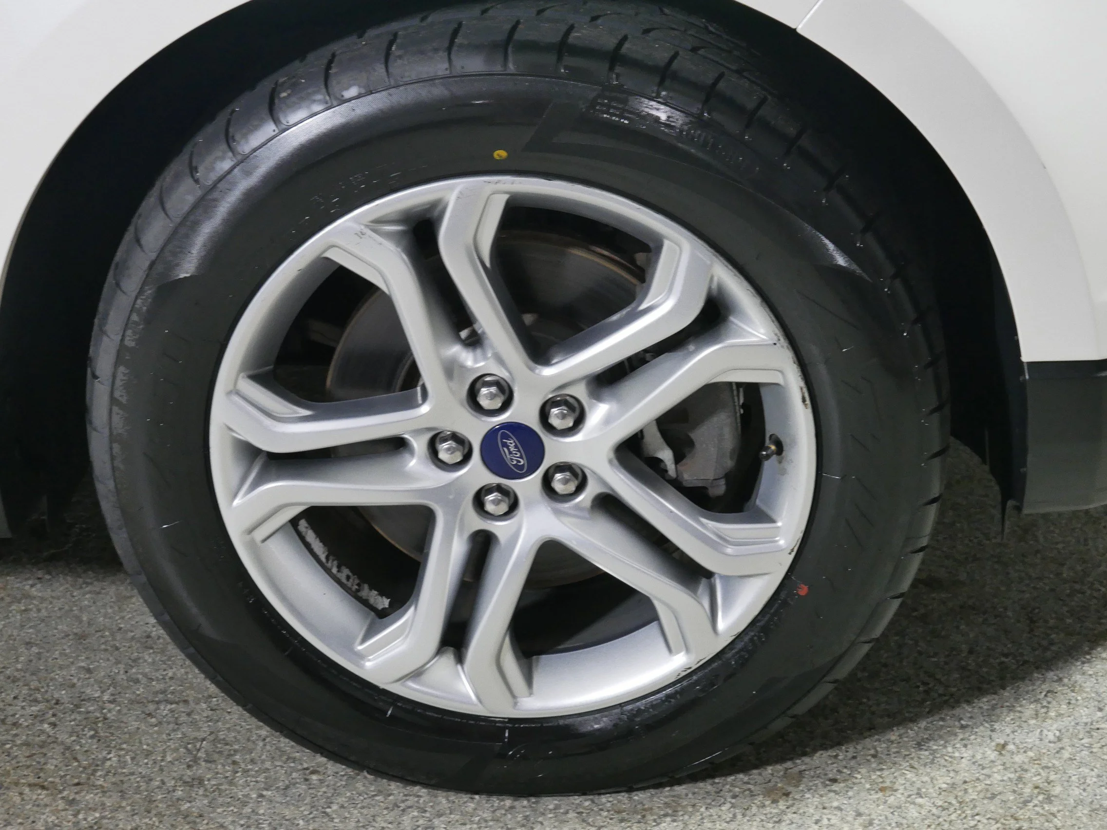 Used 2018 White Platinum Metallic Tri-Coat Ford Titanium image 15