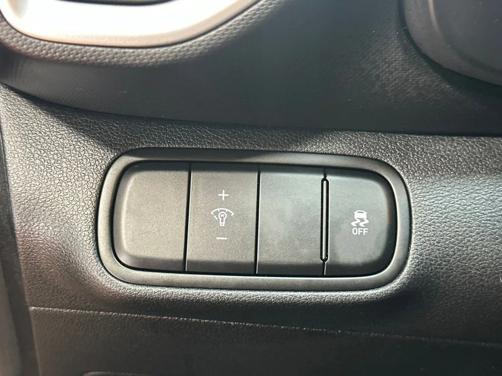 Used 2026 Onyx Black Hyundai SEL image 21