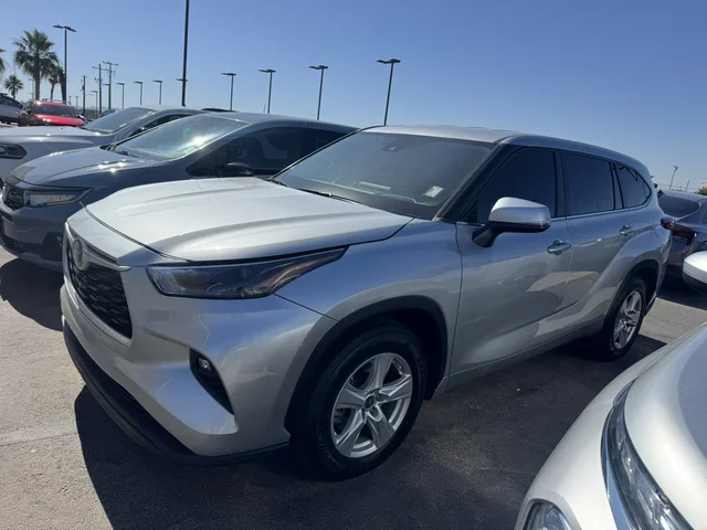 2023 Toyota Highlander LE