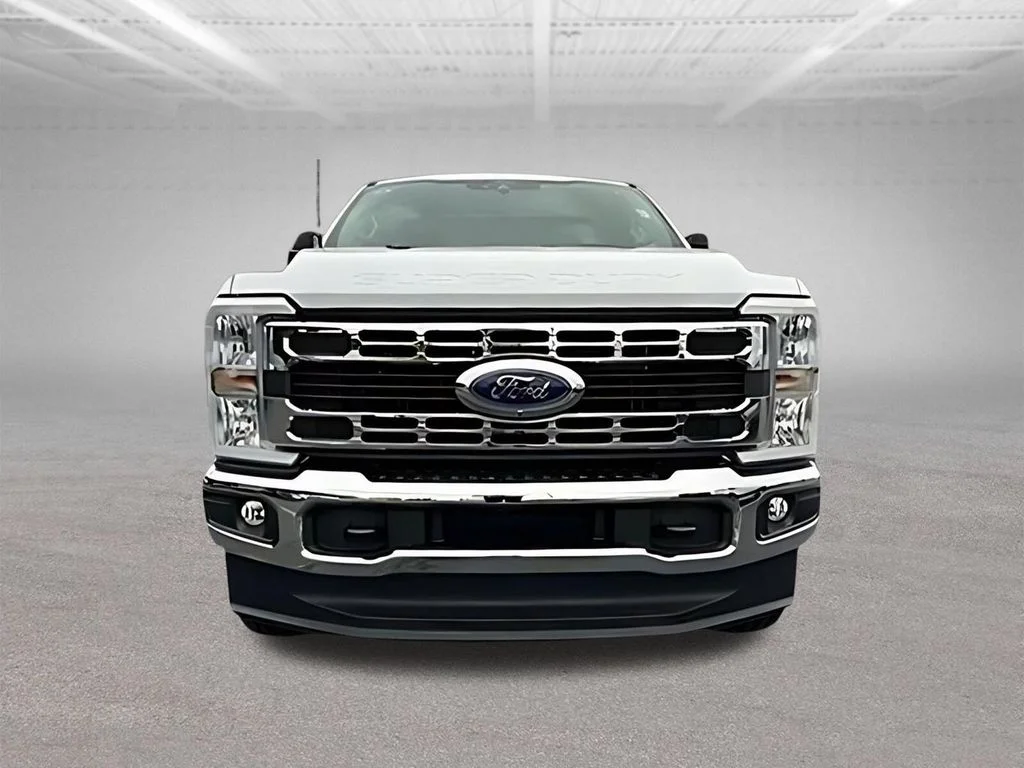 New 2026 Oxford White Ford F-350® XLT image 2